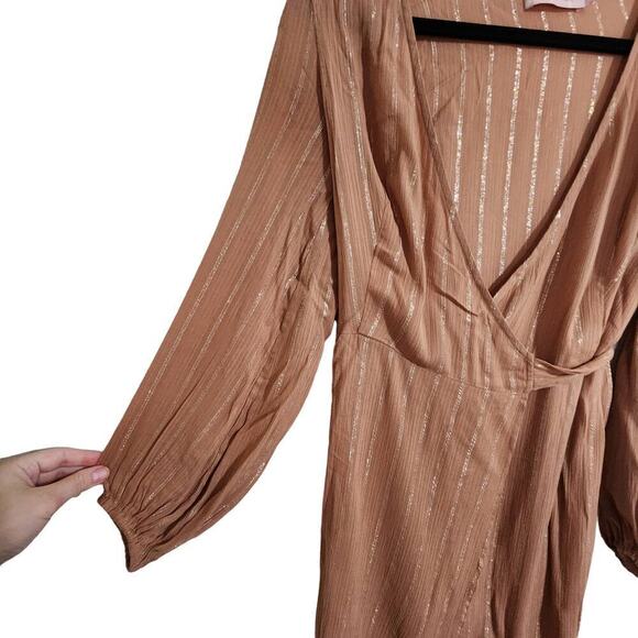 Traffic People Dress 'Shrimp' in Light Brown Size extra small wrap dress - Picture 3 of 9